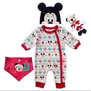NWT Disney Mickey Mouse Holiday Gift Set 4PC